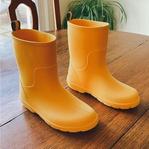Totes | Yellow Pull-on Rainboots
